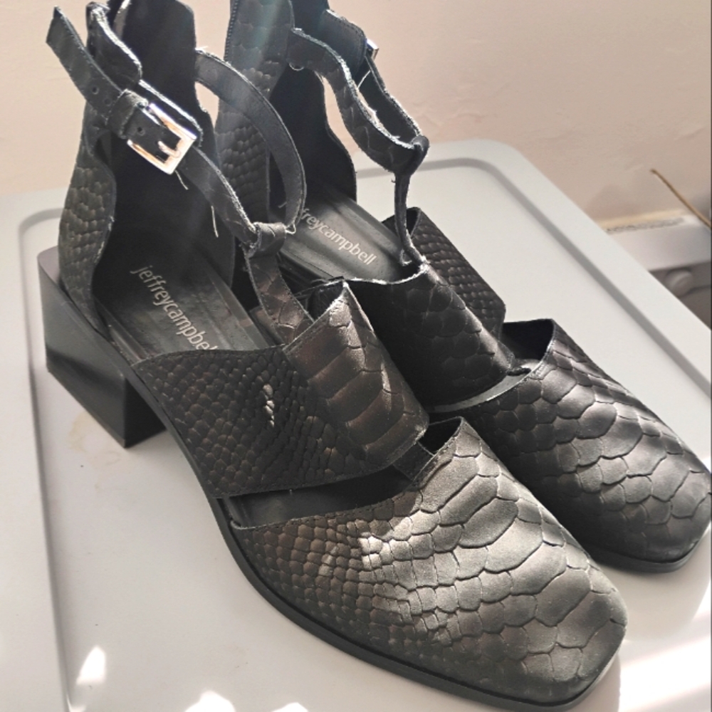 Jeffrey Campbell sz 7.5 black Douglas block heel booties